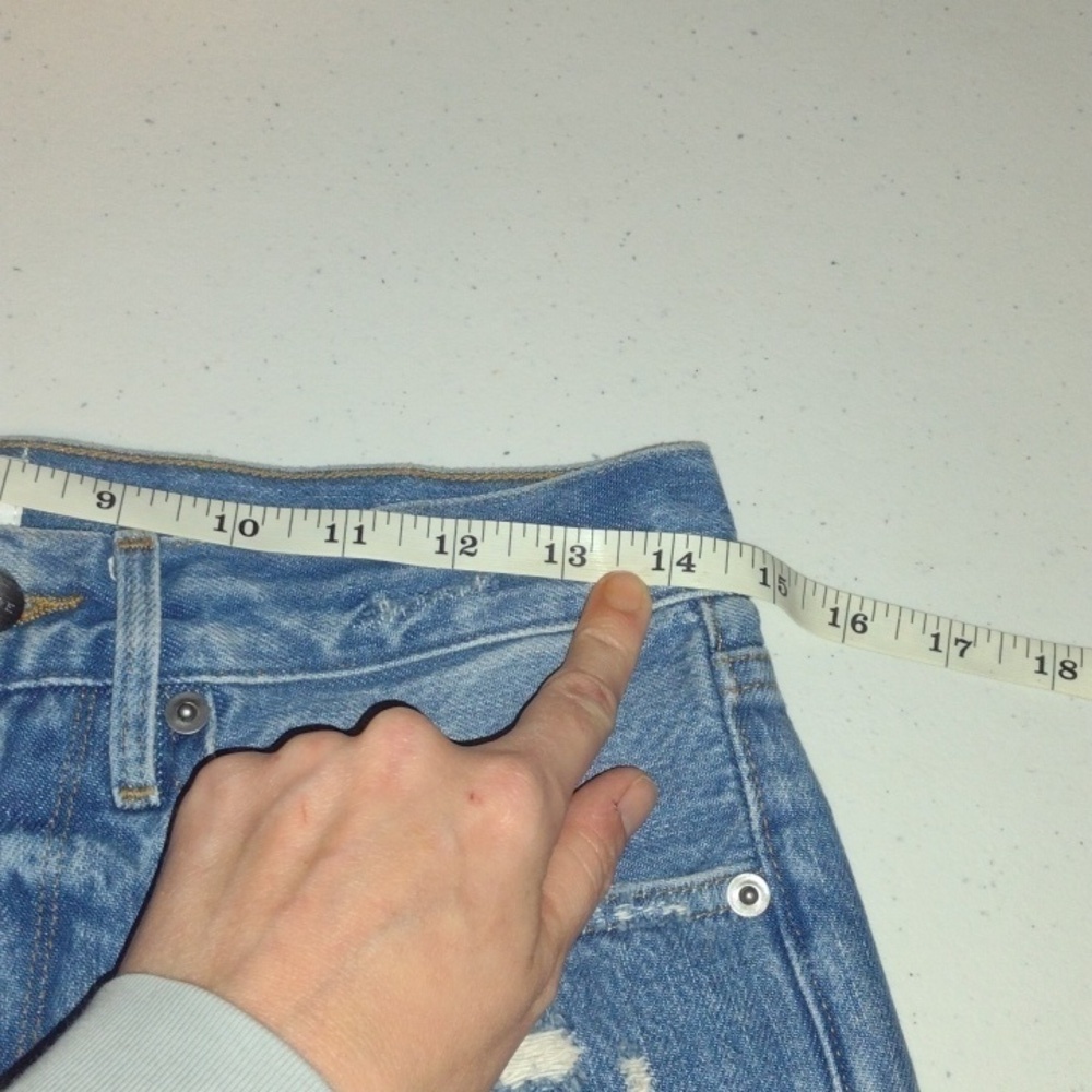 Frame Le Stevie Distressed Denim Cutoff Shorts with Peeking Pockets Blue 24 - Picture 8 of 8